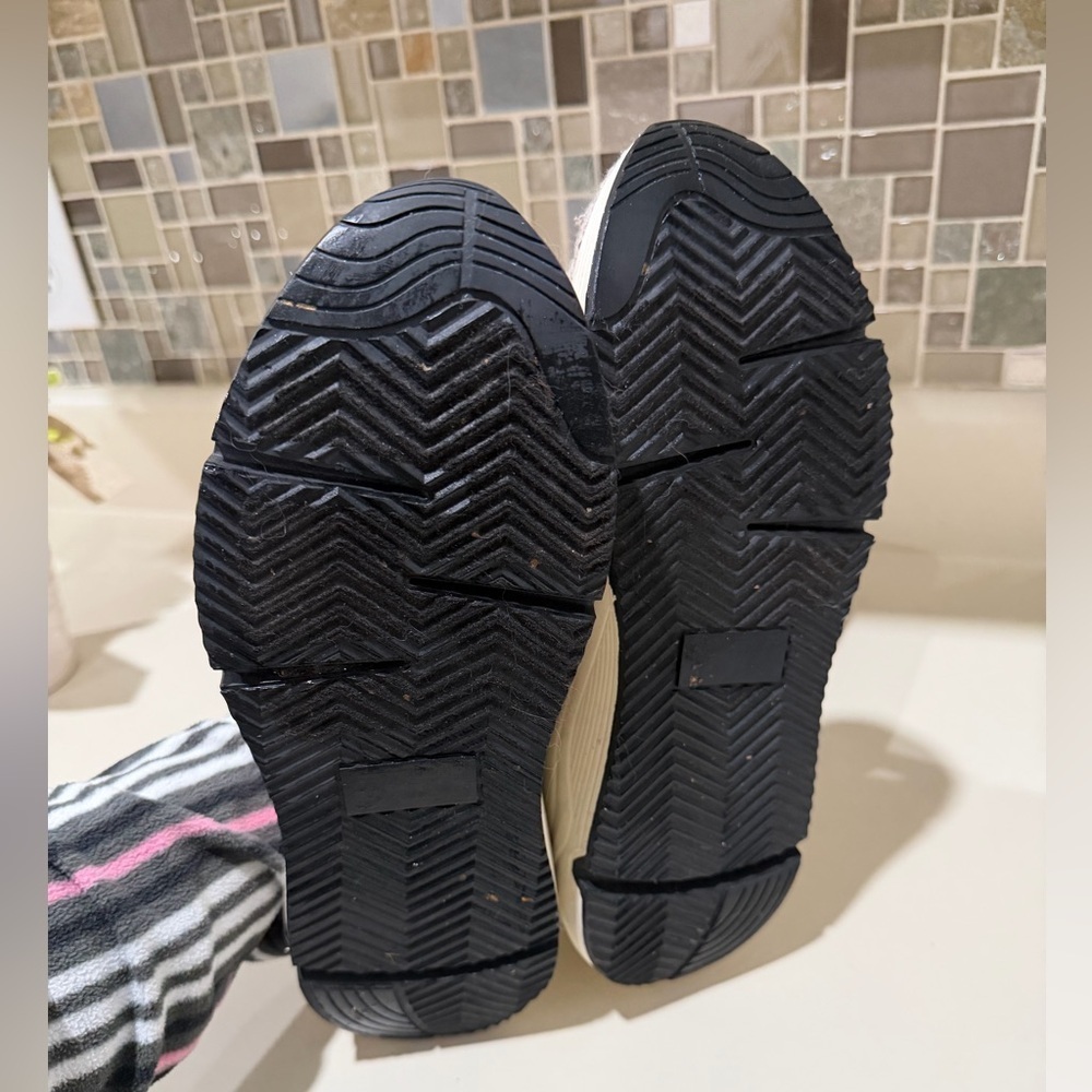 Oasis Society Size9 Women's Sneakers - Picture 7 of 8